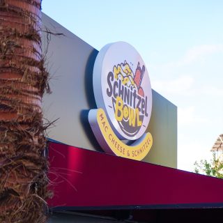 Schnitzel Bowl lezzeti artık Buca'da!
📍Yaylacık mahallesi 37 sokak no:5A, Buca
.
#SchnitzelBowl #MacCheese #SchnitzelBurger #BornovaLezzet #KendiBowlunuYarat